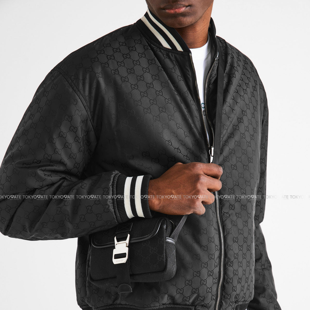 Túi Gucci 855344 FAD6G 1000 GG Canvas Messenger Bag Black