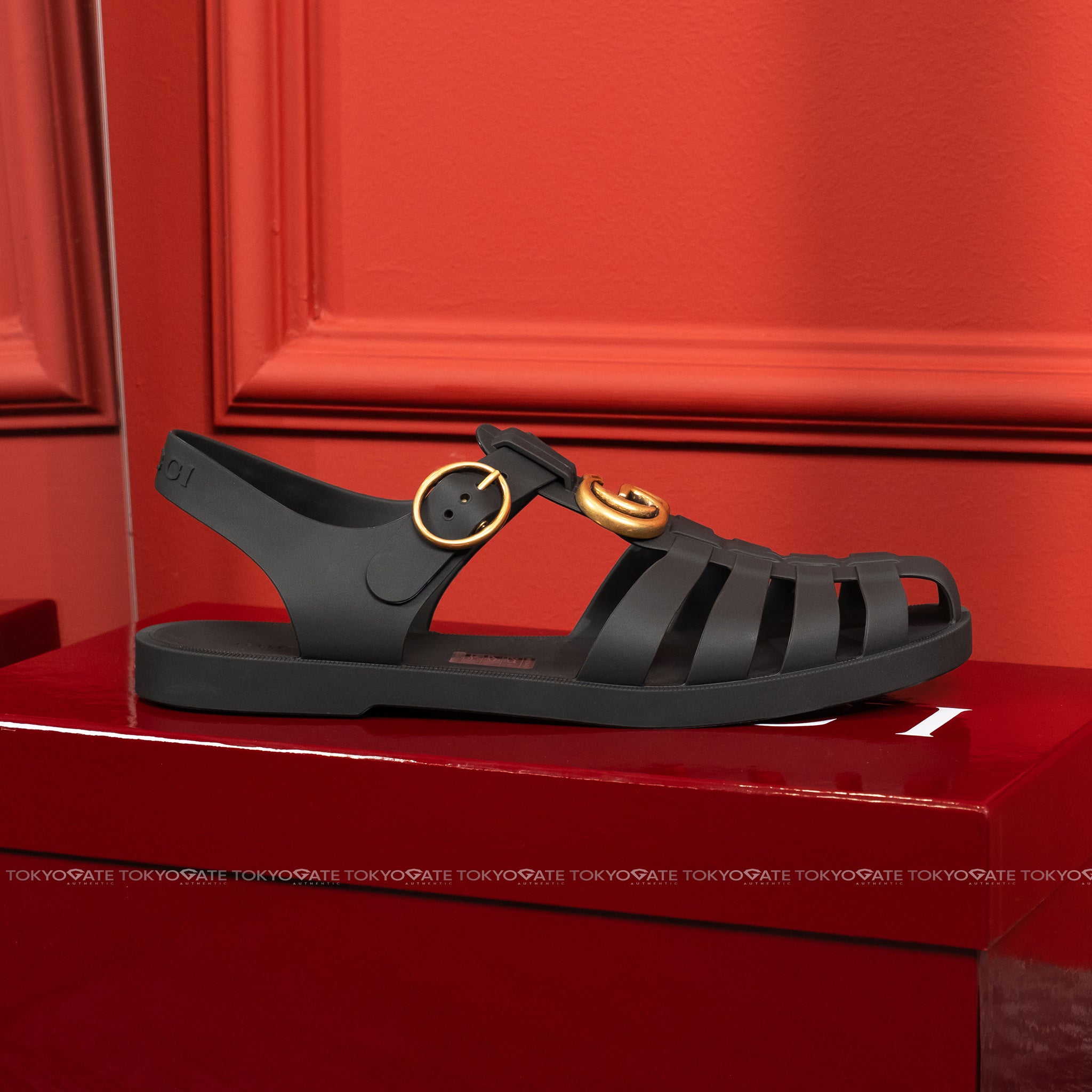 Dép Gucci Rubber Buckle Strap Sandal 463463 J8700 1000 Black