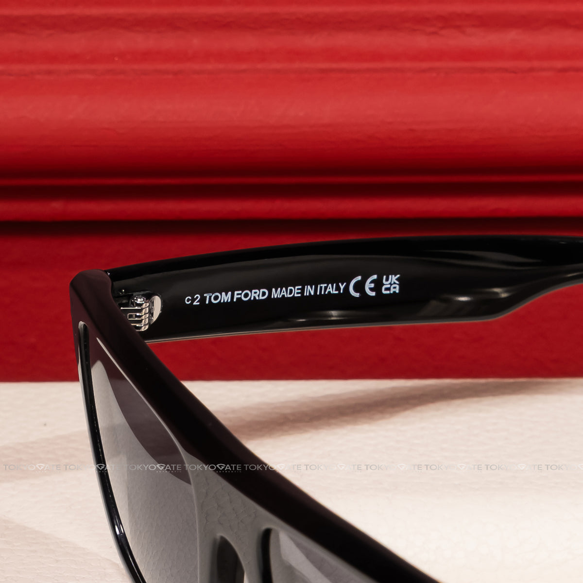 Kính Tom Ford FT1077 Alberto Sunglasses