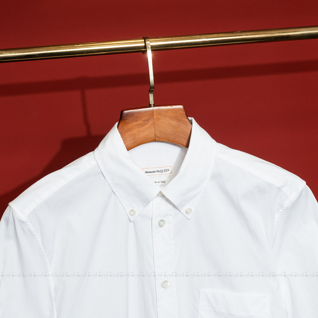 [2nd] Áo sơ mi Alexander McQueen Logo Tape Short Sleeve Shirt White