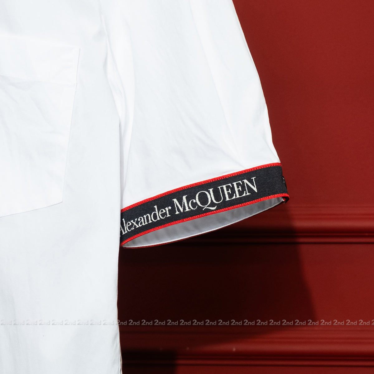 [2nd] Áo sơ mi Alexander McQueen Logo Tape Short Sleeve Shirt White