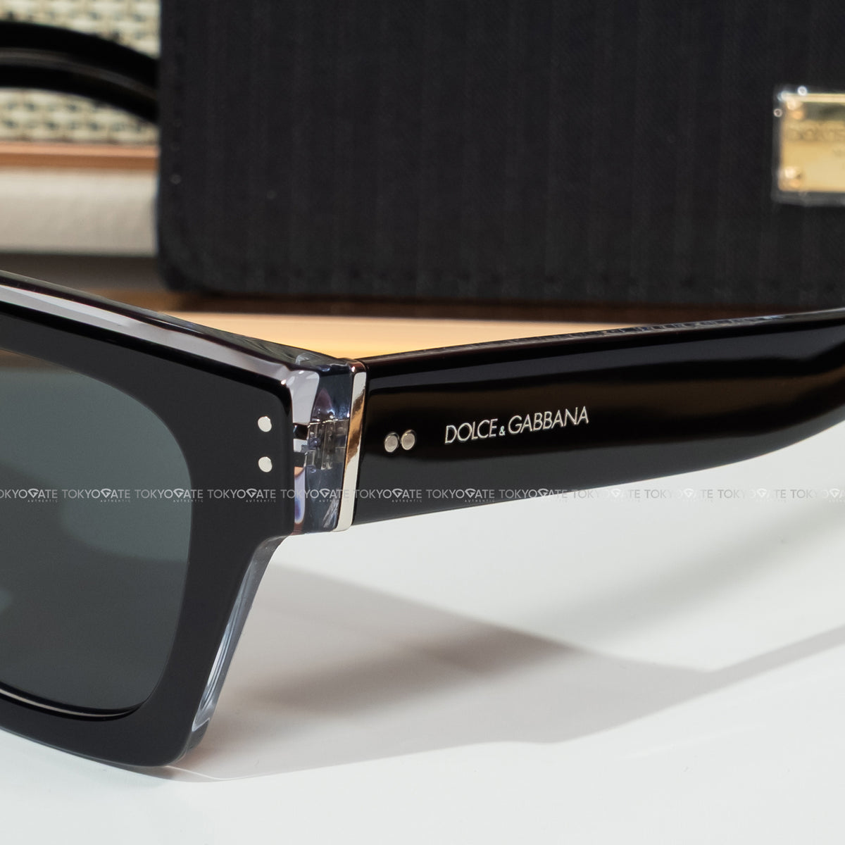 Kính D&G 0DG4413 675/R5 Transparent Fuchsia Dark Grey Sunglasses