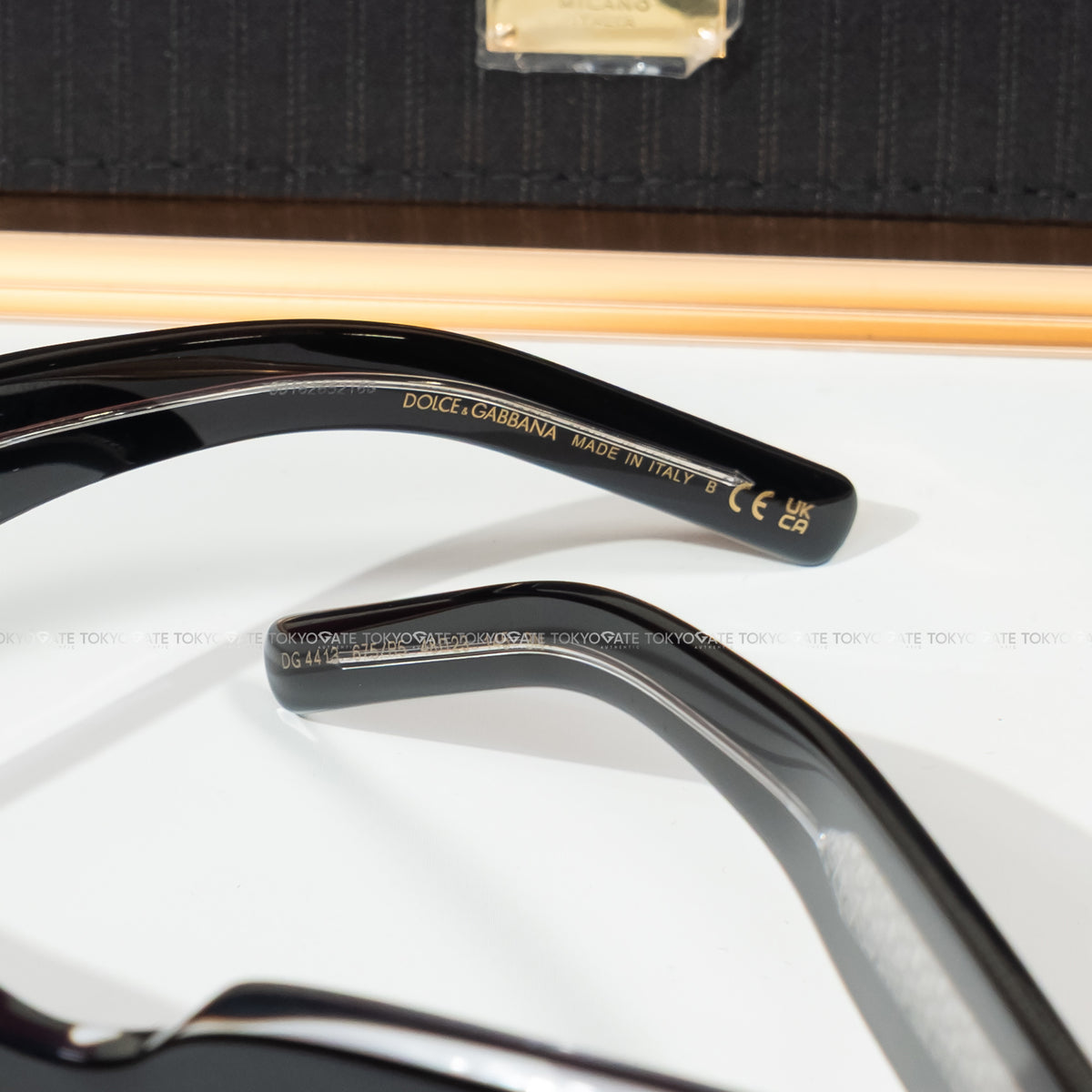 Kính D&G 0DG4413 675/R5 Transparent Fuchsia Dark Grey Sunglasses