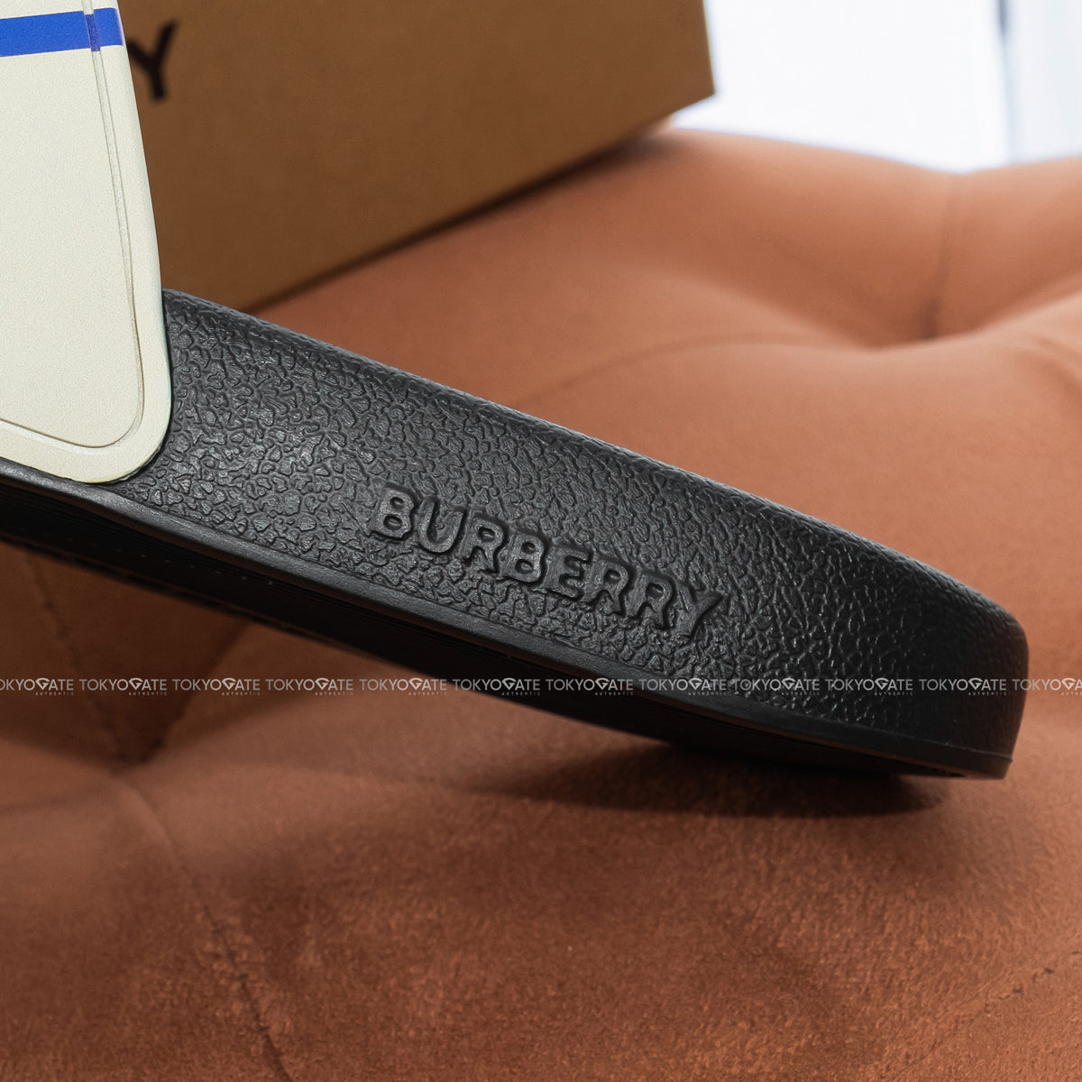 Dép Burberry 8129415 Furley Lichen IP Check
