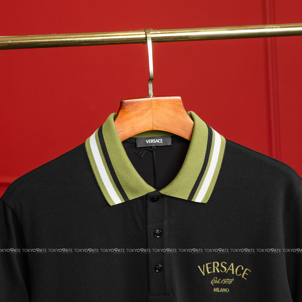 Áo polo Versace 1011851 1A18805 2B0FO Milano Embroidery Black Dark Olive Regular Fit