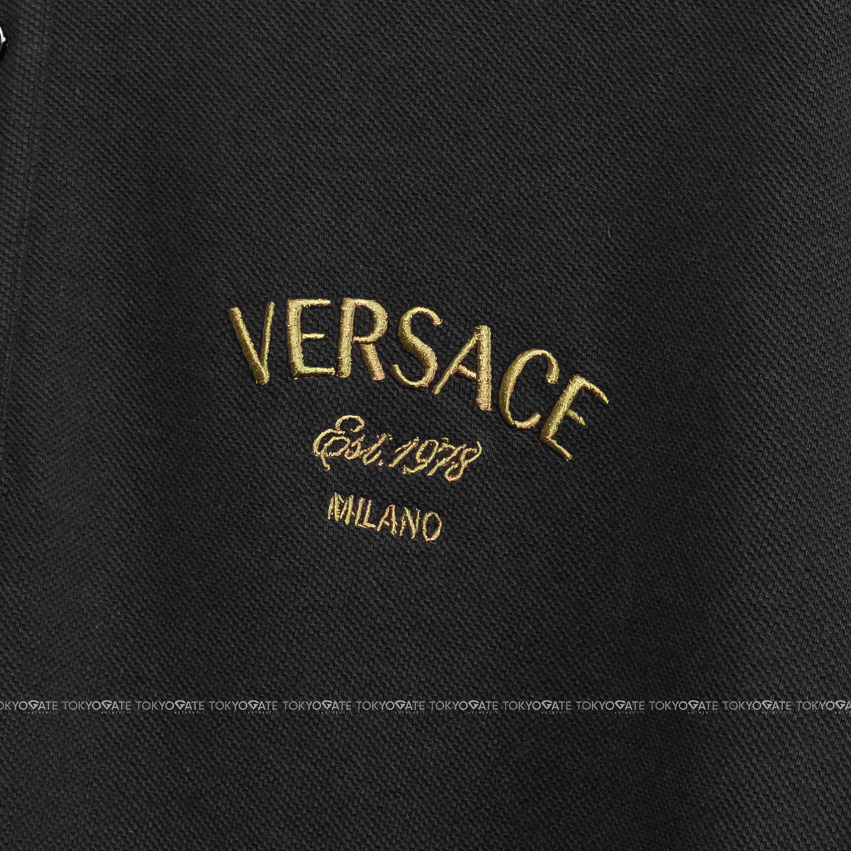 Áo polo Versace 1011851 1A18805 2B0FO Milano Embroidery Black Dark Olive Regular Fit